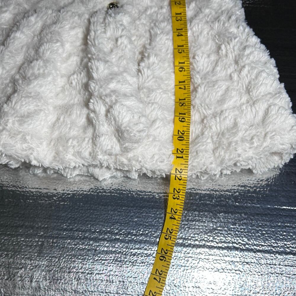 Juicy Couture Girls White Faux Fur Coat Size 5 - Picture 11 of 11